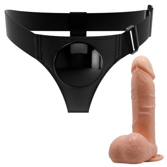 Strap-on em um cinto - prepare-se para sessões quentes. Este dildo realista com sua haste lisa e veias preencherá a vida do seu quarto com puro prazer orgástico. Com uma aparência realista, este dildo realista de 7,8 "é