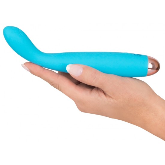 O pequeno vibrador azul para um prazer quente! Este vibrador é pequeno, mas poderoso e um dos Cuties de segunda geração. Tem uma superfície macia aveludada que desliza quase sozinha. Uma vez instalado, ele dá prazer ao